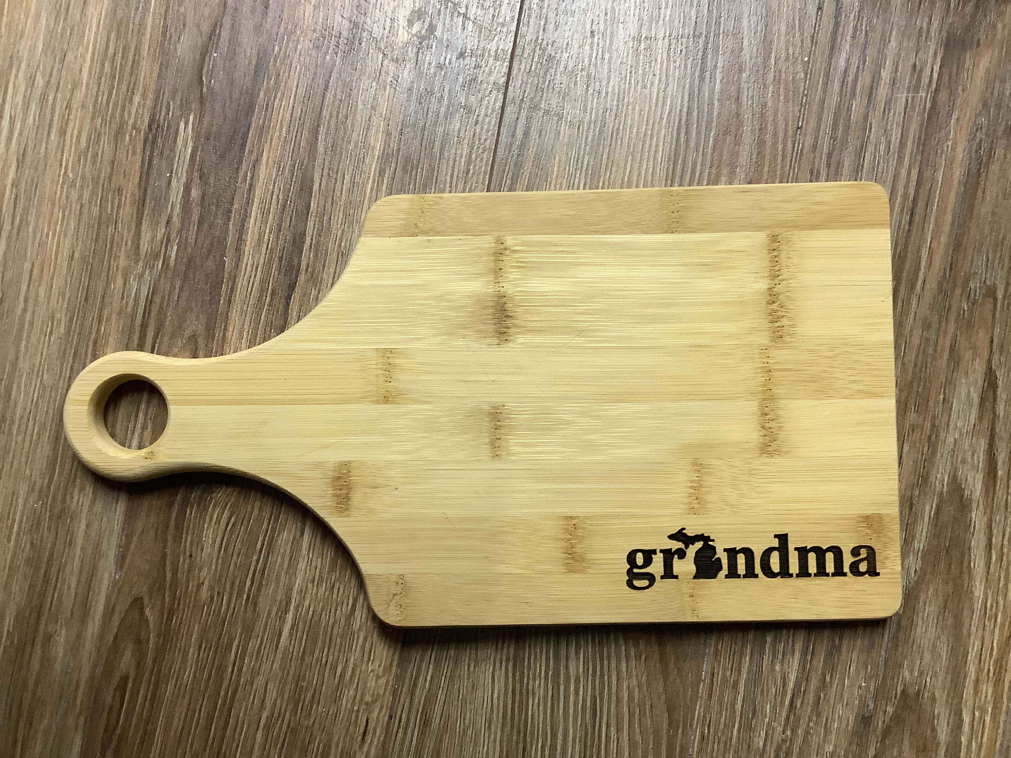 Grandma - Word - Wooden Engraved - Cutting Board
